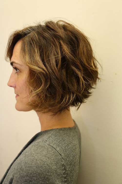 Casual Bob for Wavy Hair Side View