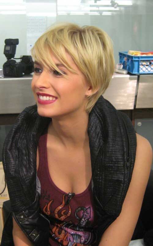 Appealing Pixie Haircuts for Girls with Round Faces