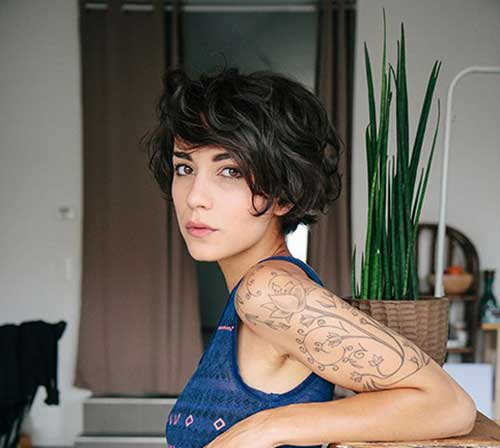 Short Pixie Wavy Haircuts with Side Apart