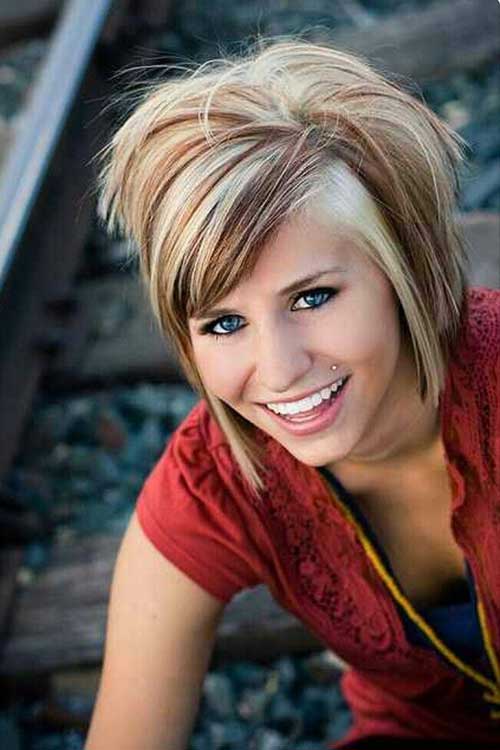 Short Light Brown Hair with Blonde Highlighted Hairdo