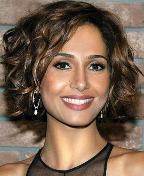 Hairstyles for Short Curly Hair-9