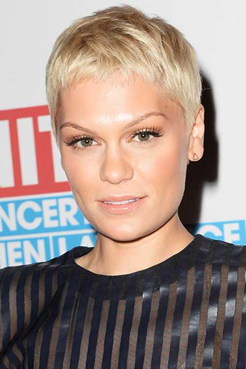 17. Celebrity Short Haircut Celebrity Short Haircuts-17