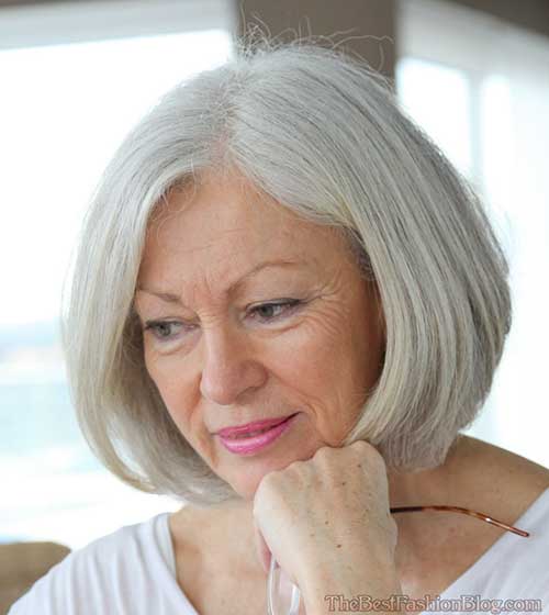Short Haircuts for Older Women-10