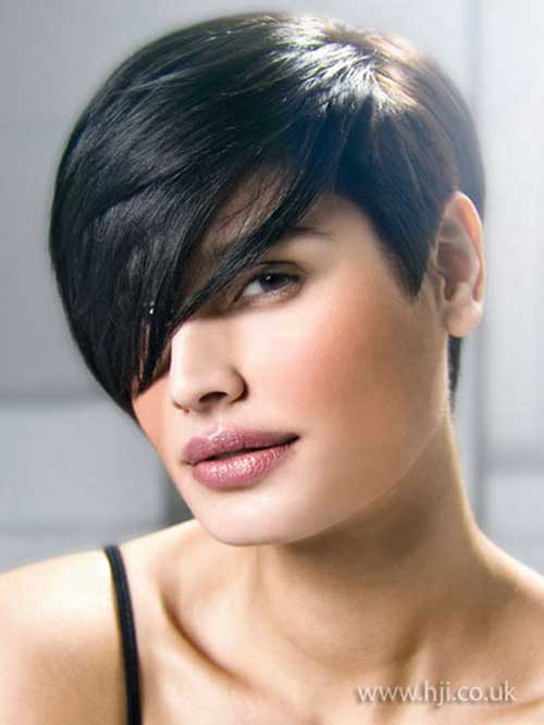 Short Haircuts for Round Faces-11