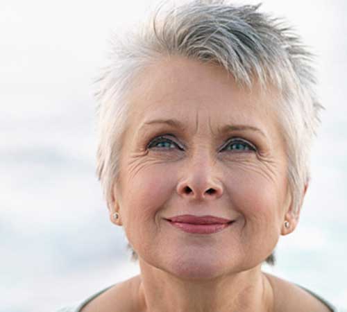 Short Haircuts for Older Women-14