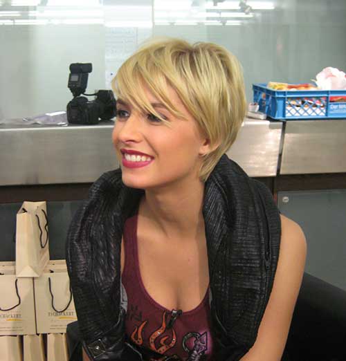 Hairstyles for Girls with Short Hair