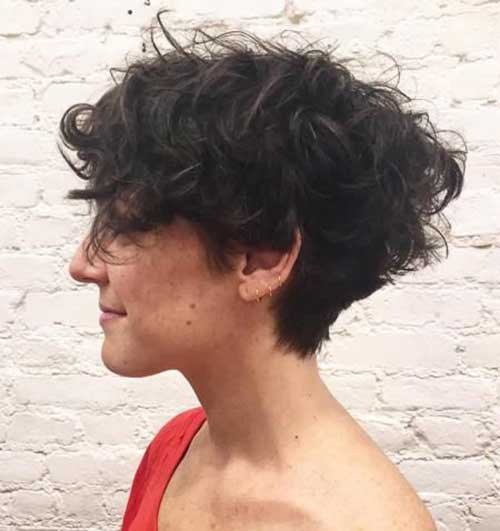 Short Curly Hairstyles for Women-12