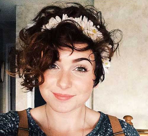 Short Curly Haircuts for Women