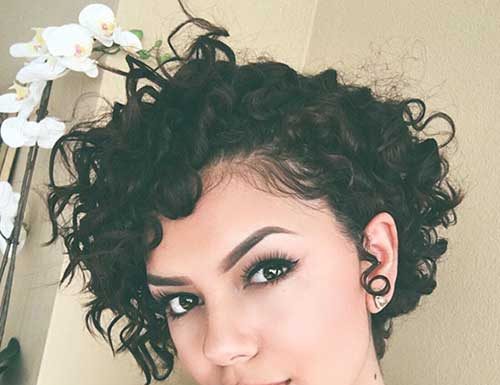 Outstanding Short Hairstyles for Curly Hair