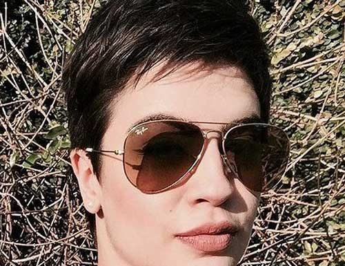 Alluring Short Haircuts with Dark Hair Colors