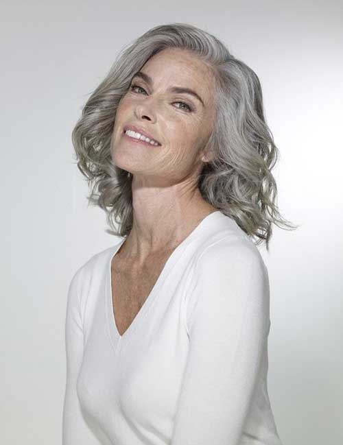 8.Short Haircut for Older Women Short Haircuts for Older Women-8