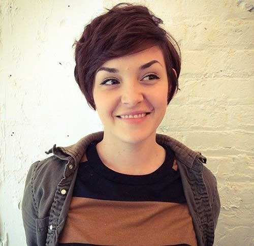 Short Haircuts for Round Faces-10