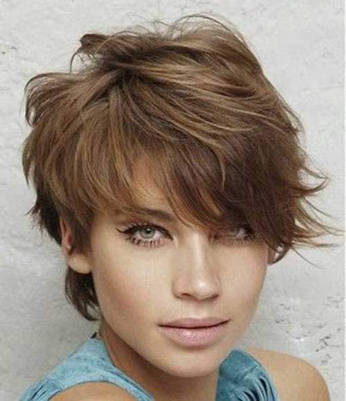 Short Haircuts for Round Faces-12