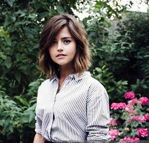 Short Haircuts for Round Faces-9
